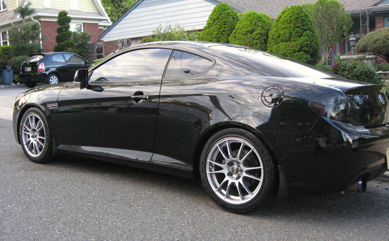 Hyundai Tiburon Black