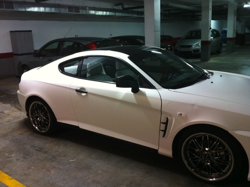 Hyundai Tiburon Matte Black