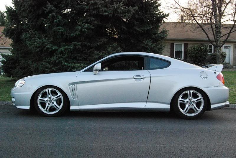 Hyundai Tiburon Slammed