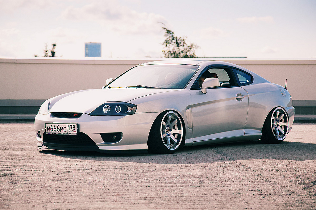 Hyundai Tiburon Slammed