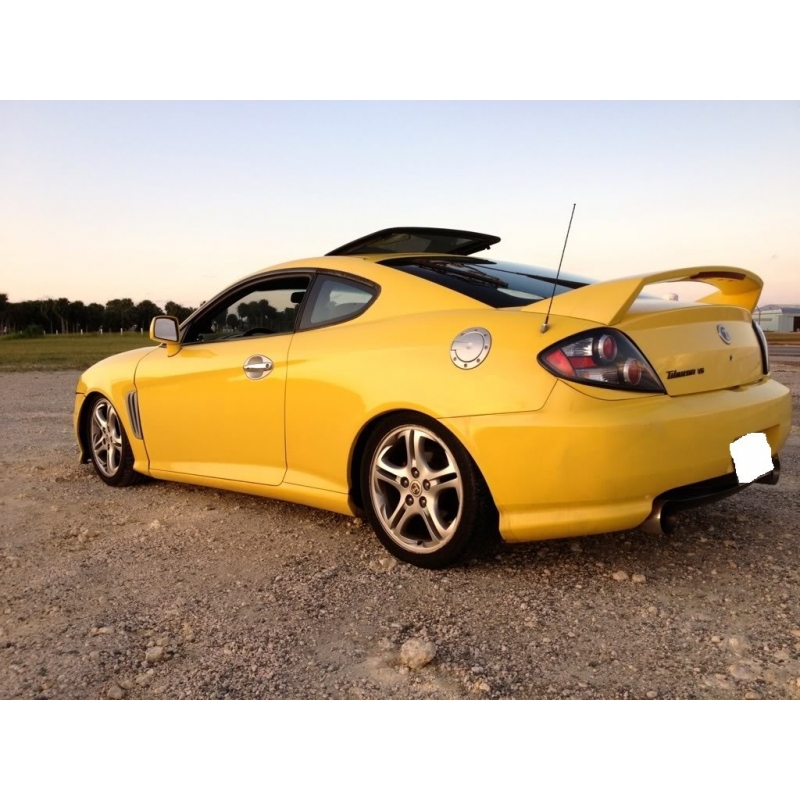 Hyundai Tiburon Yellow