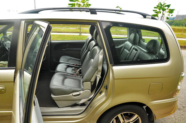 Hyundai Trajet 8 Seater
