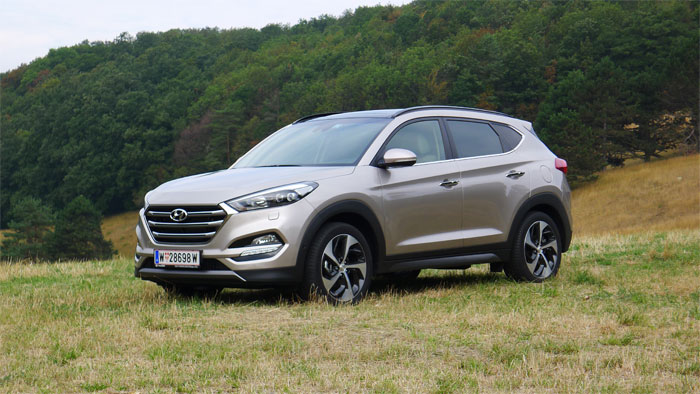 Hyundai Tucson White Sand