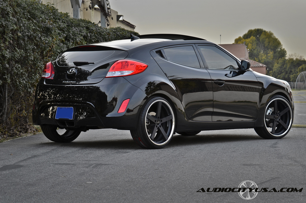 Hyundai Veloster Black
