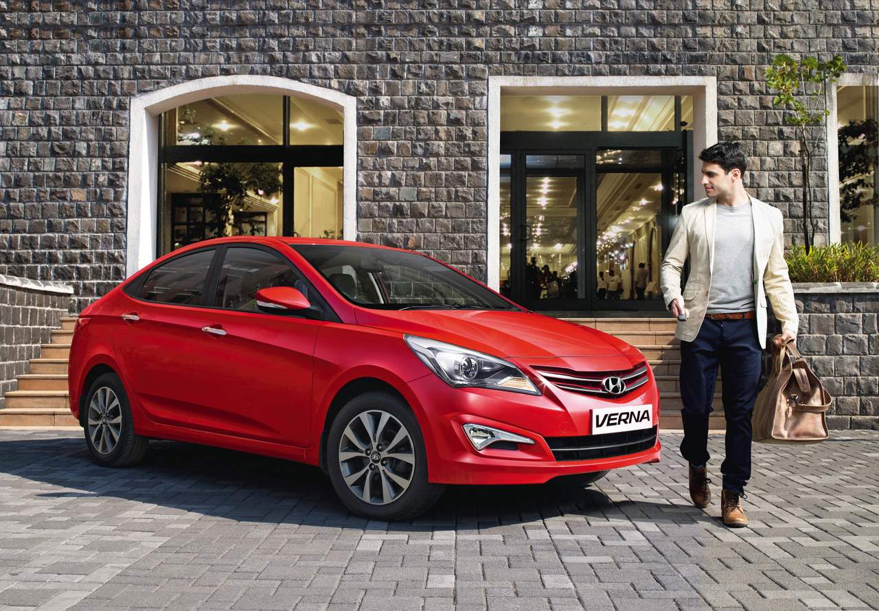 Hyundai Verna Red