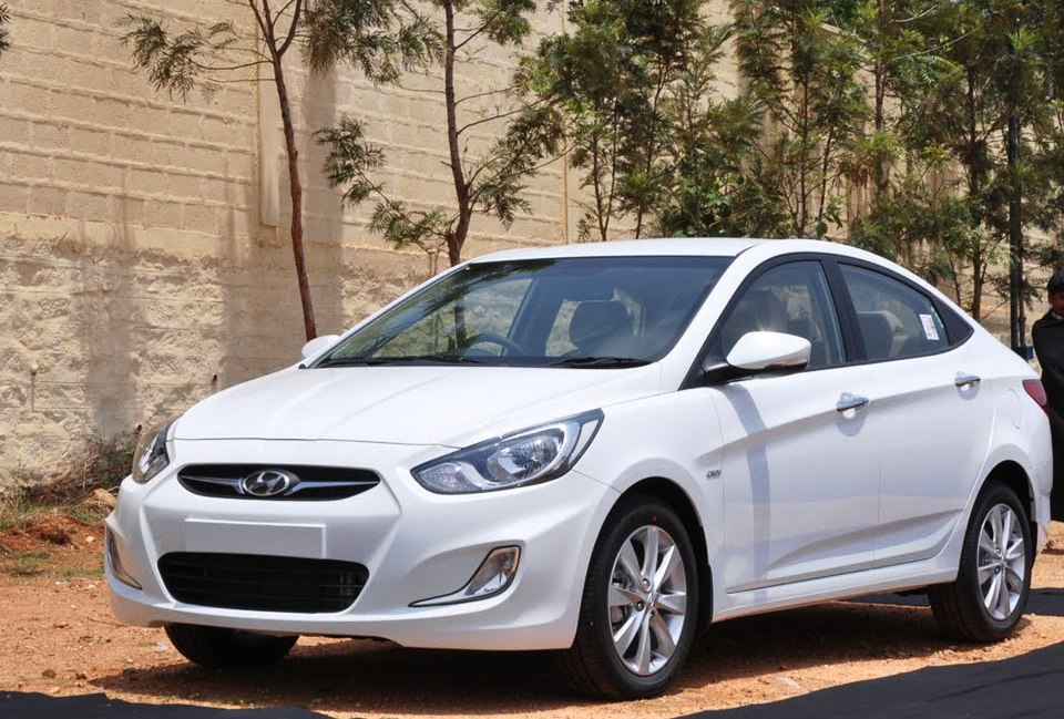 Hyundai Verna White