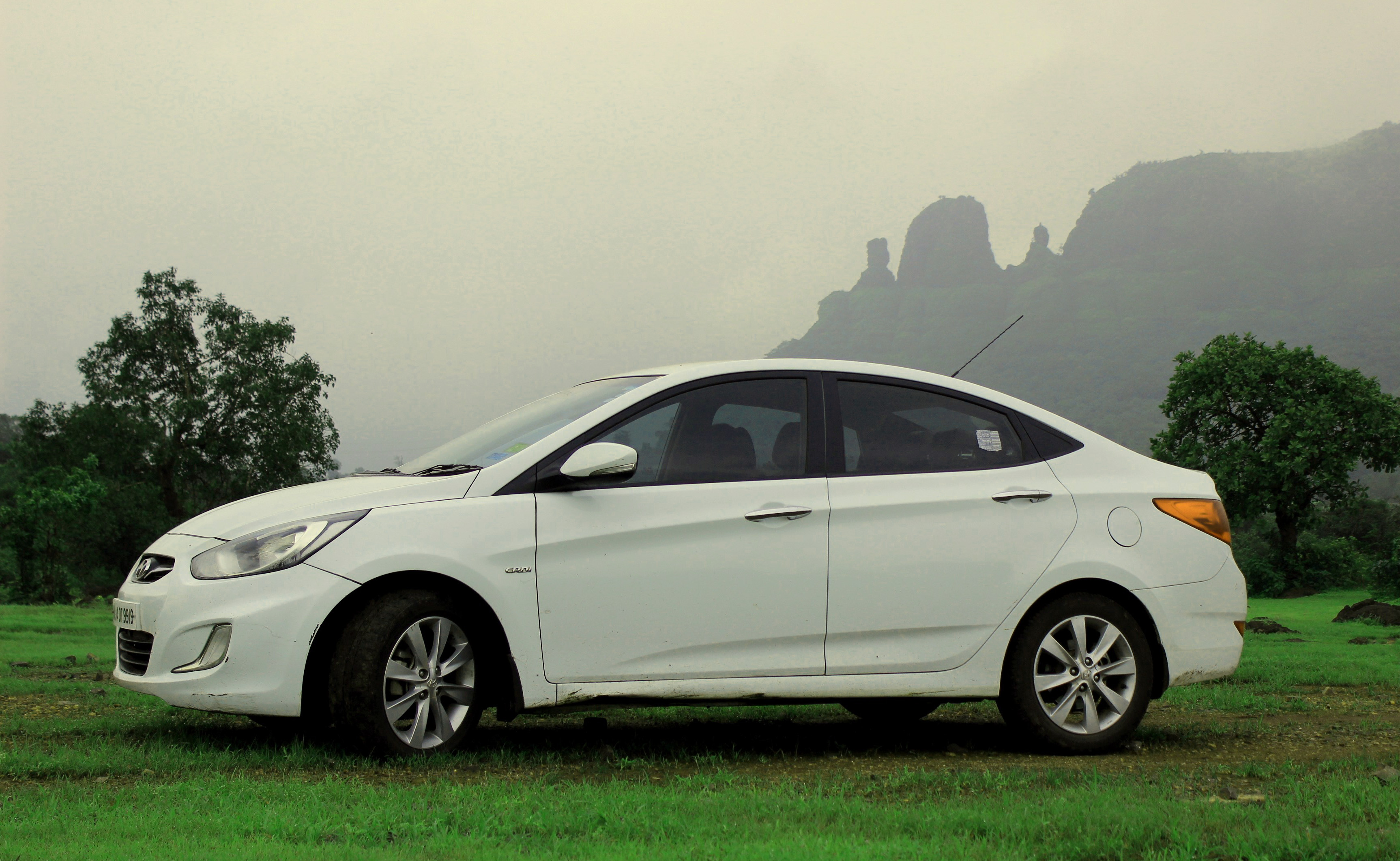 Hyundai Verna White Hyundai Verna White