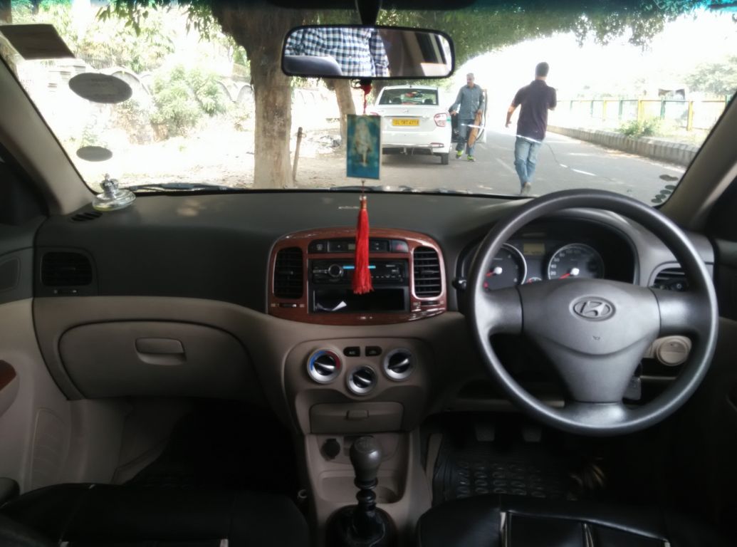 Hyundai Verna Xi