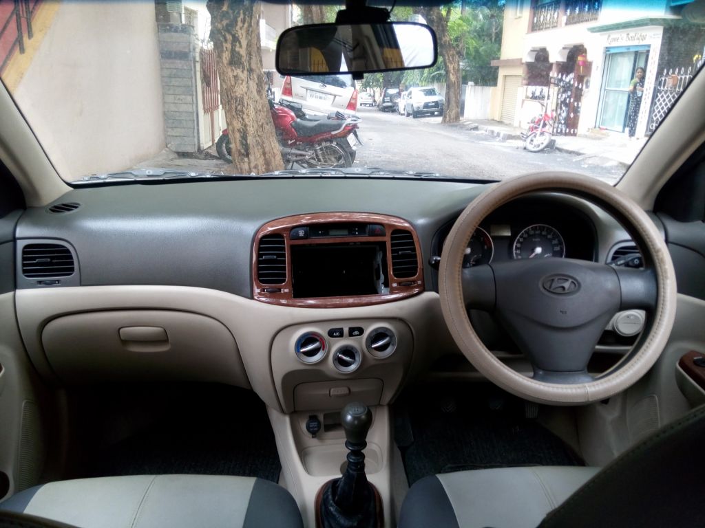 Hyundai Verna Xi