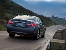 Infiniti M56 2010