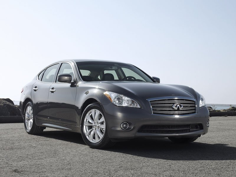 Infiniti M56 2010