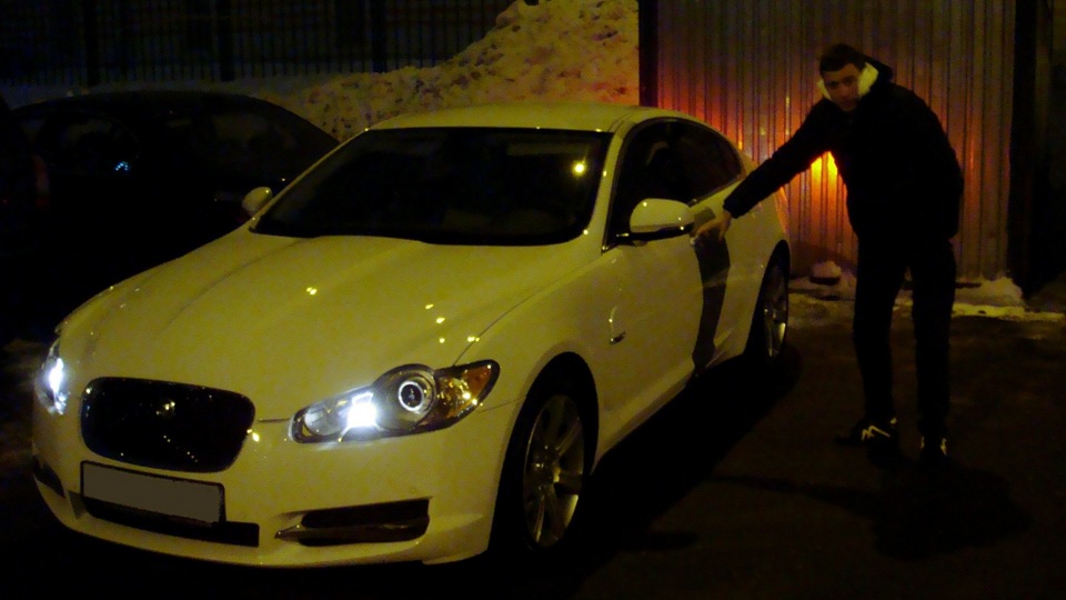 Jaguar XF Black Pack