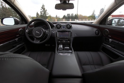 Jaguar XF Black Pack
