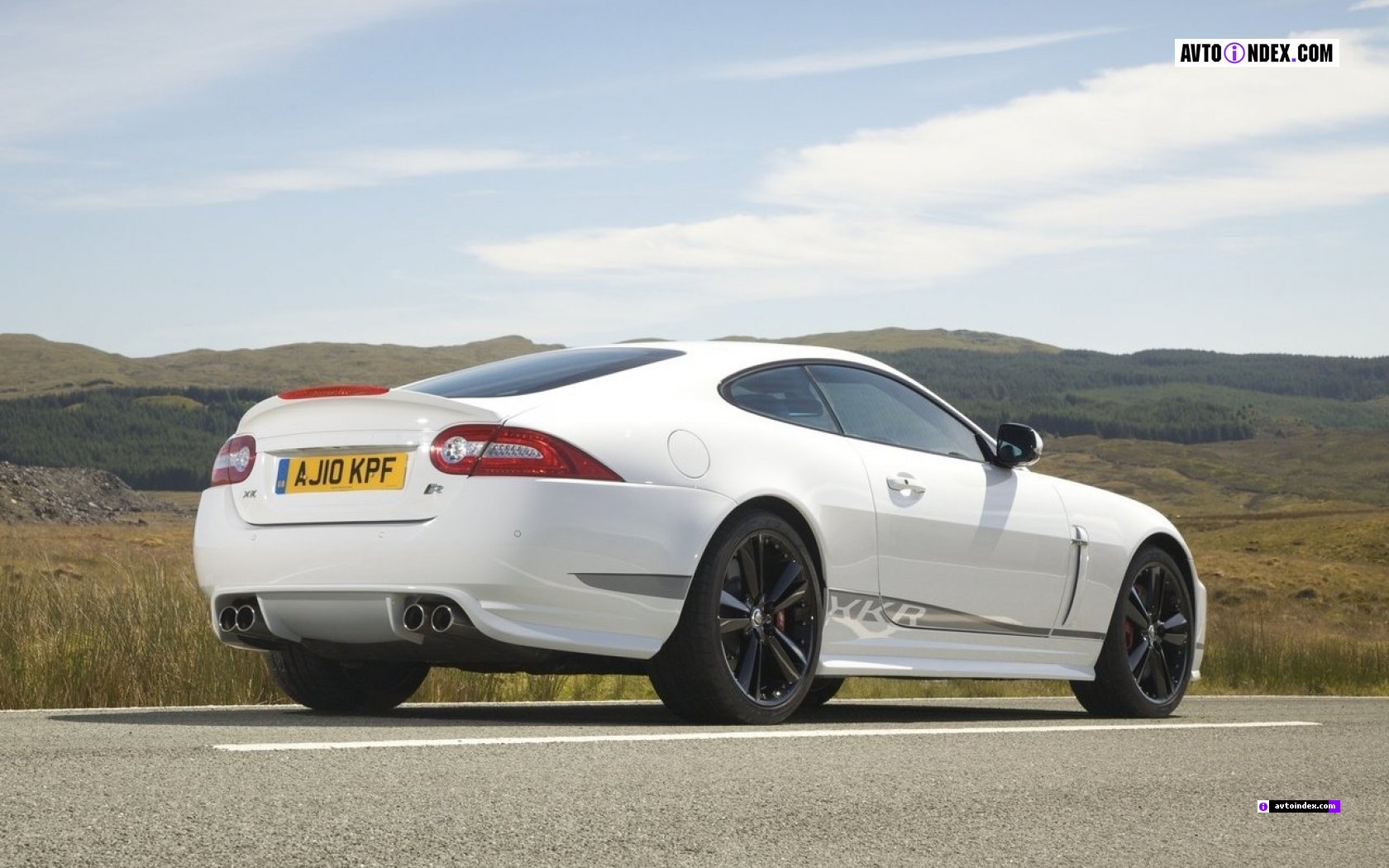 Jaguar XF Black Pack