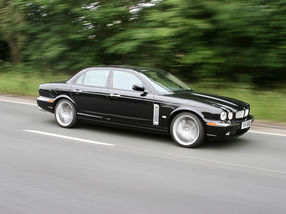 Jaguar XJR
