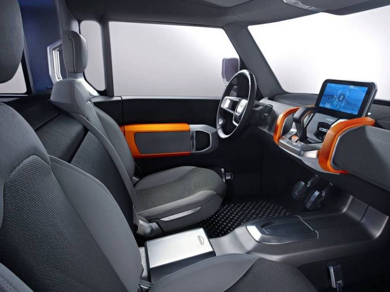 Land Rover DC100