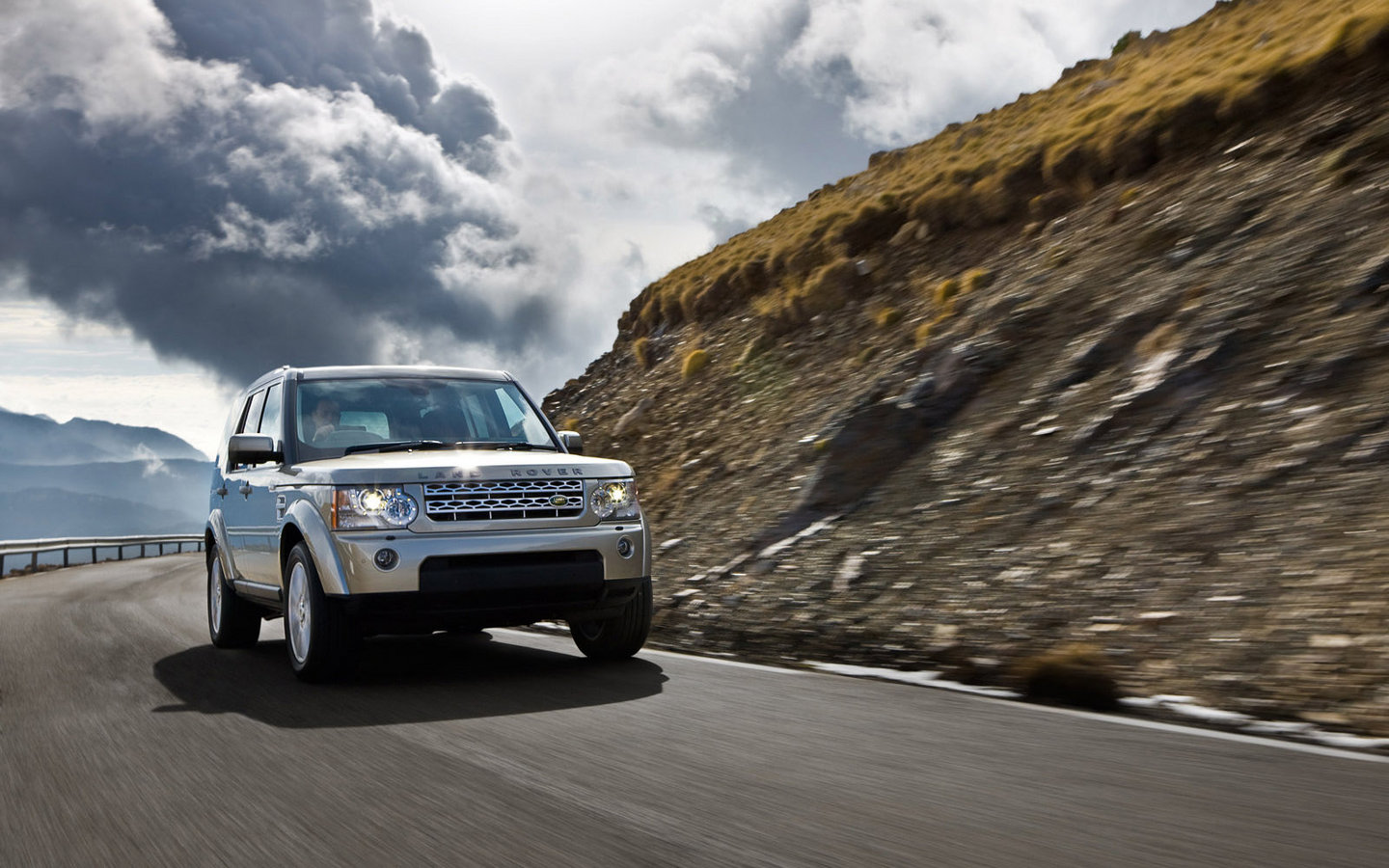 Land Rover Discovery 4