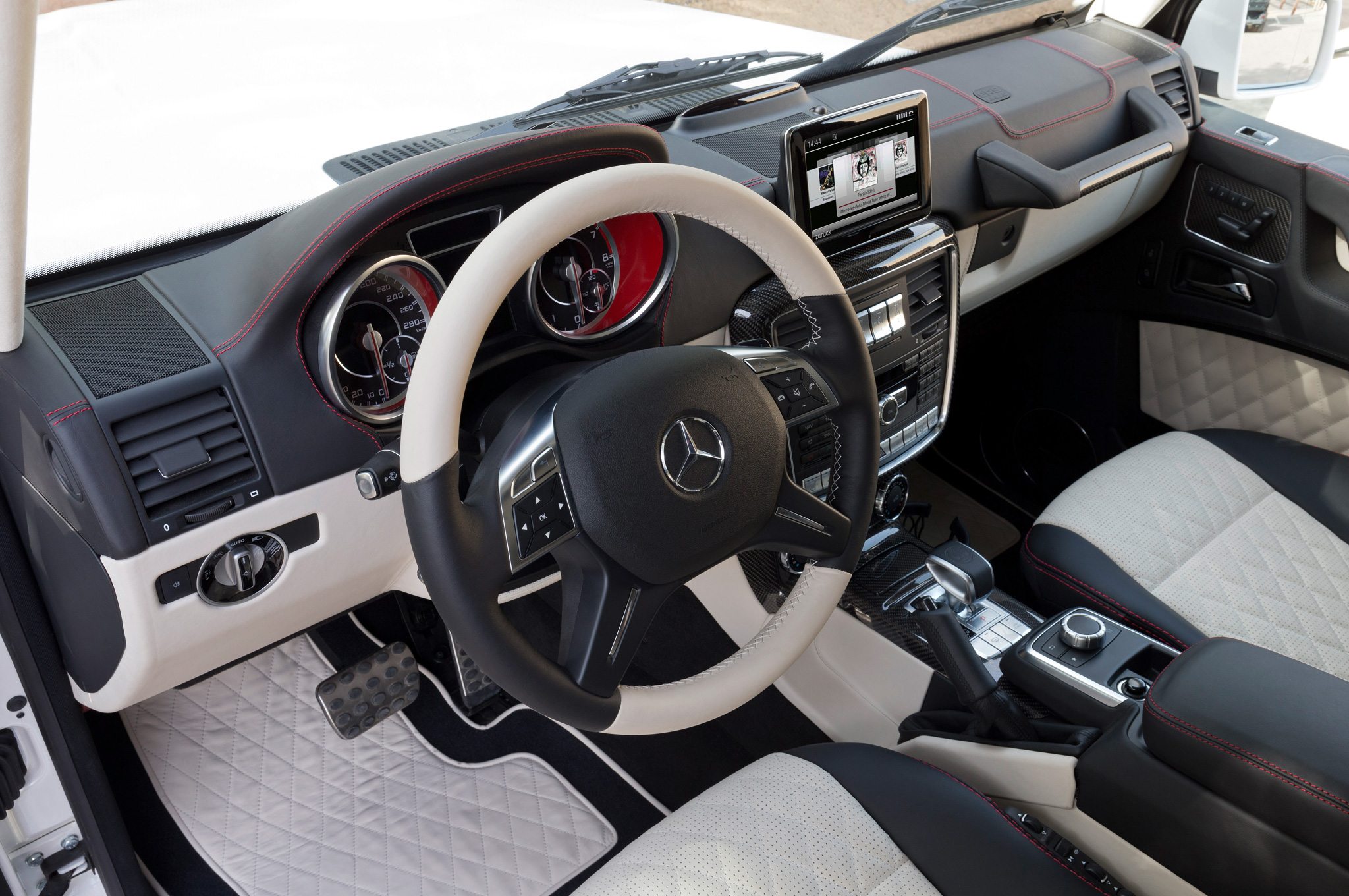 Mercedes Benz 6x6 2016