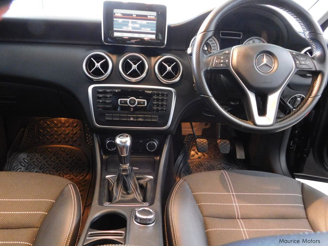 Mercedes Benz A200 Manual