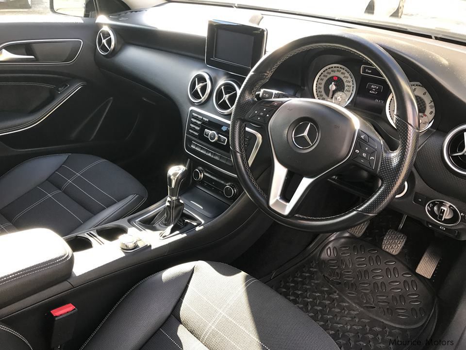Mercedes Benz A200 Manual