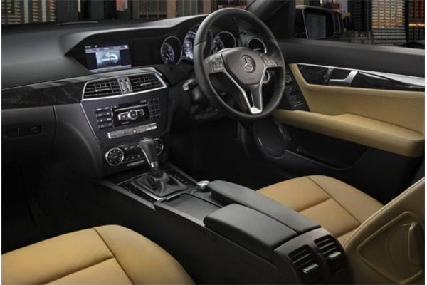 Mercedes Benz C200 2011