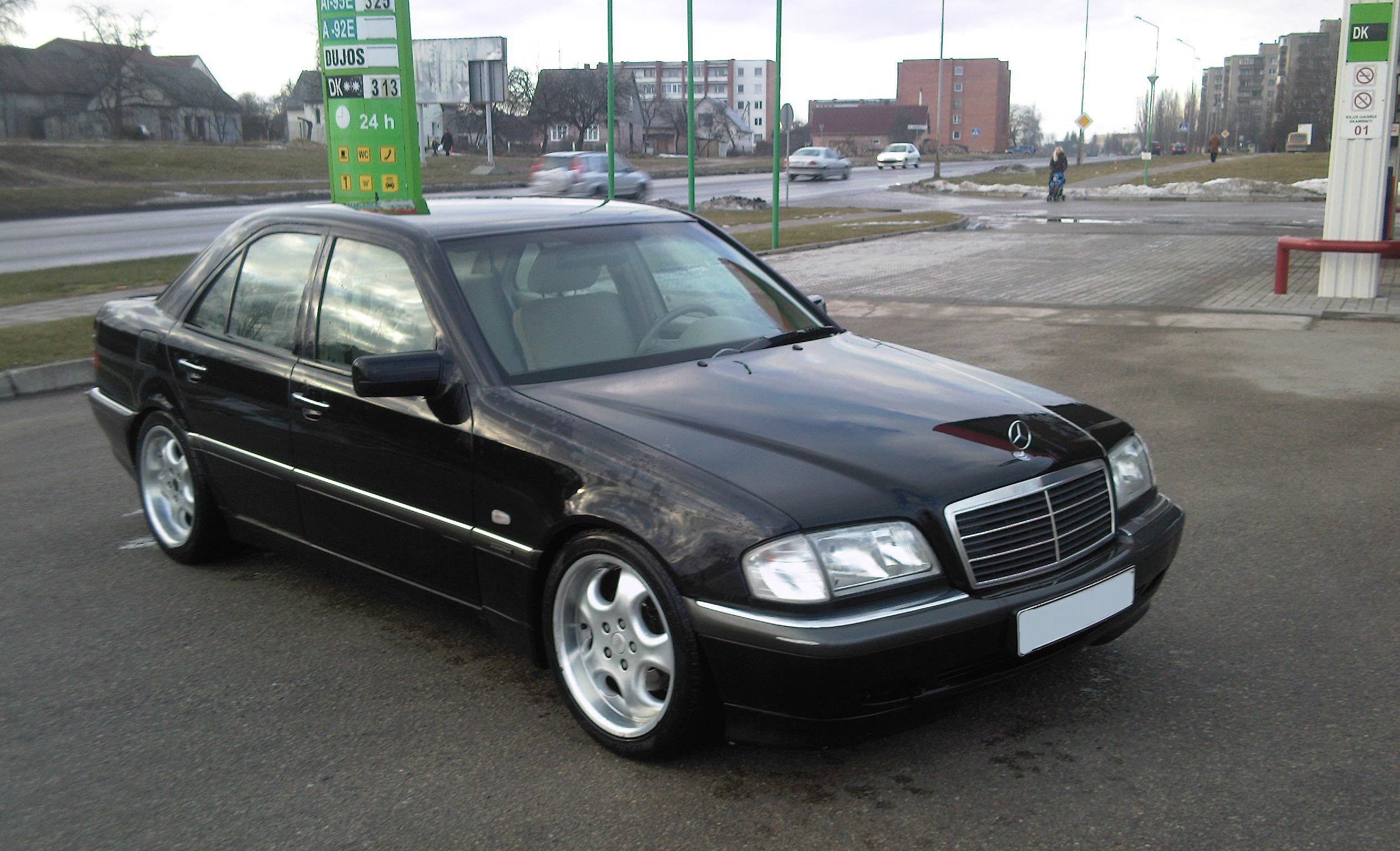 Mercedes Benz C200 W202