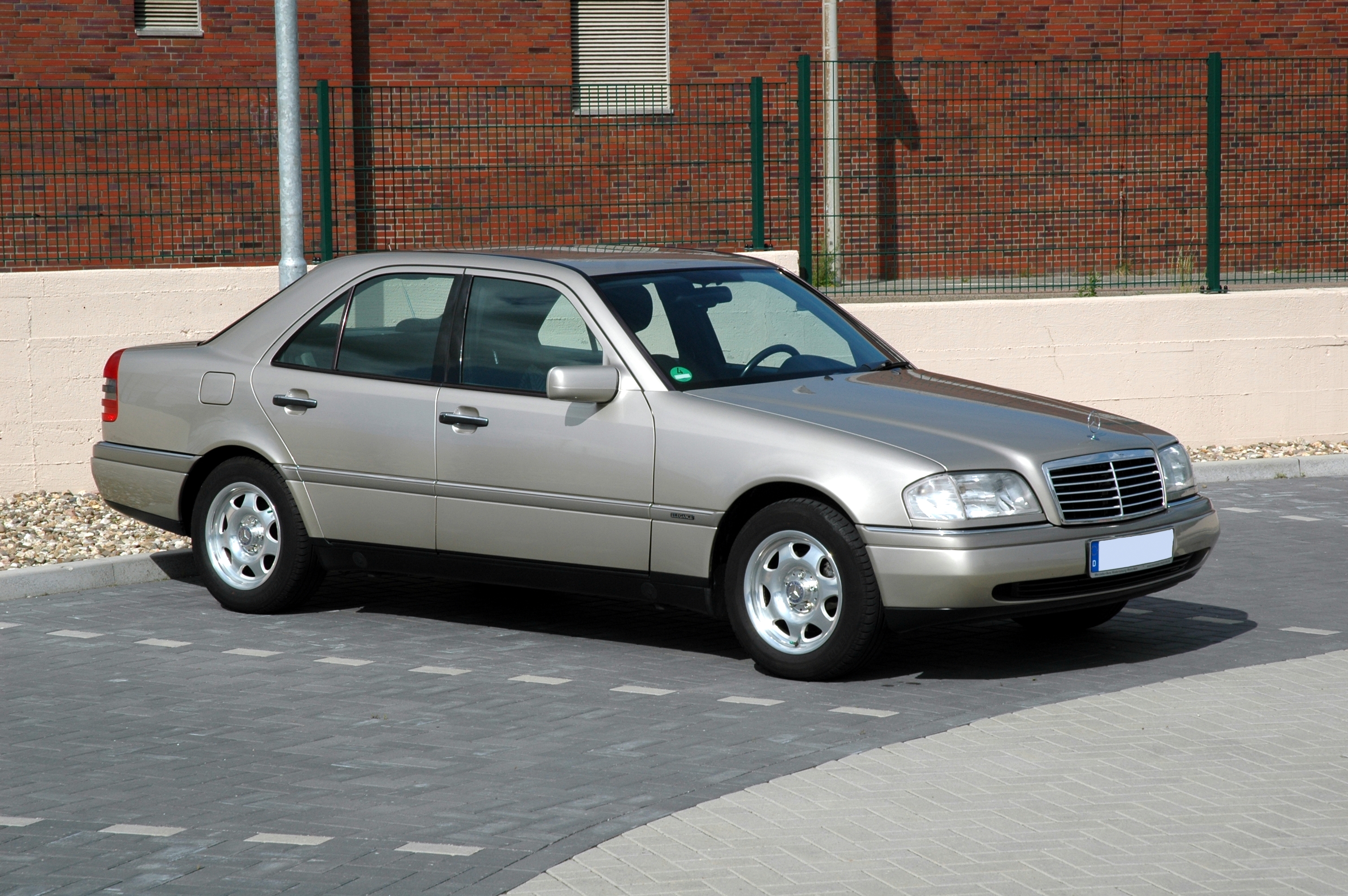 Mercedes Benz C200 W202