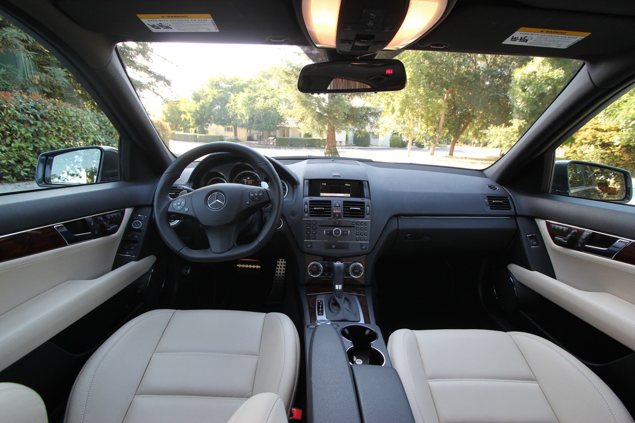 Mercedes Benz C63 2010
