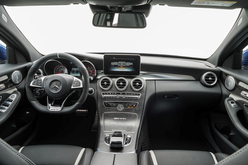 Mercedes Benz C63 Amg Edition 1