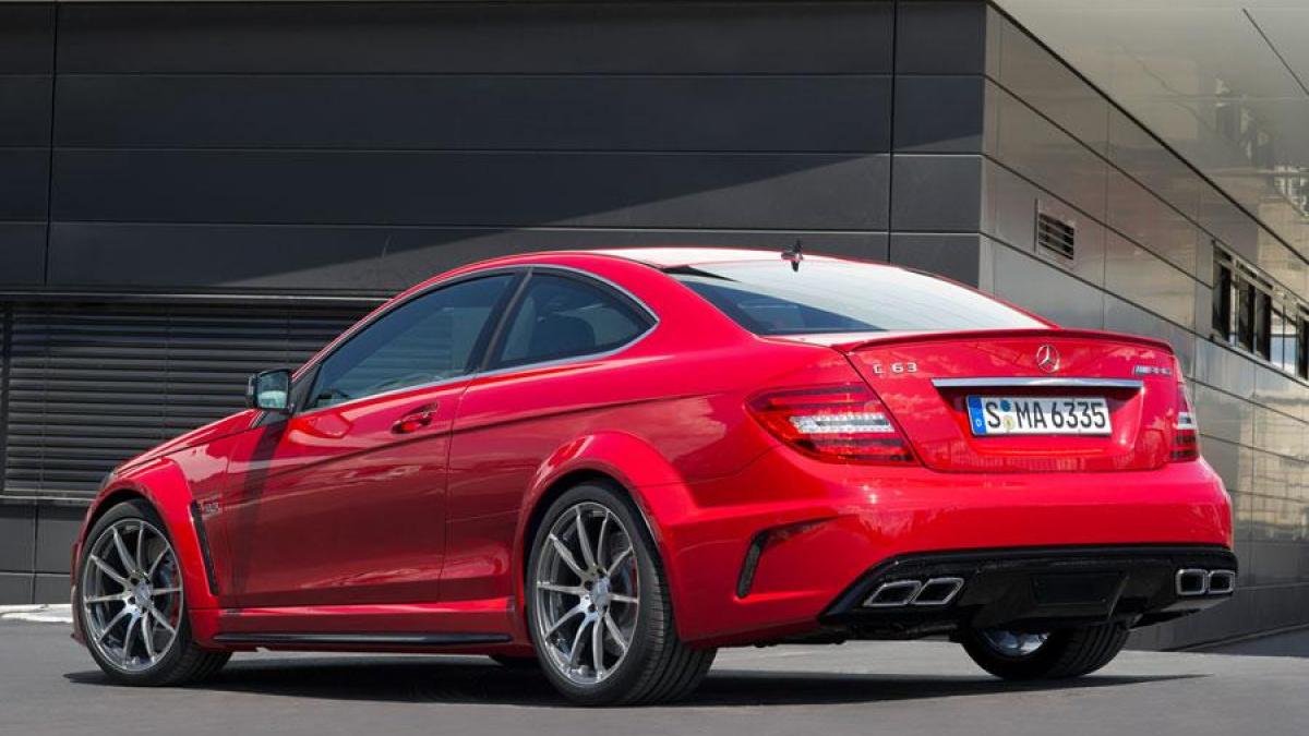 Mercedes Benz C63 Amg Red