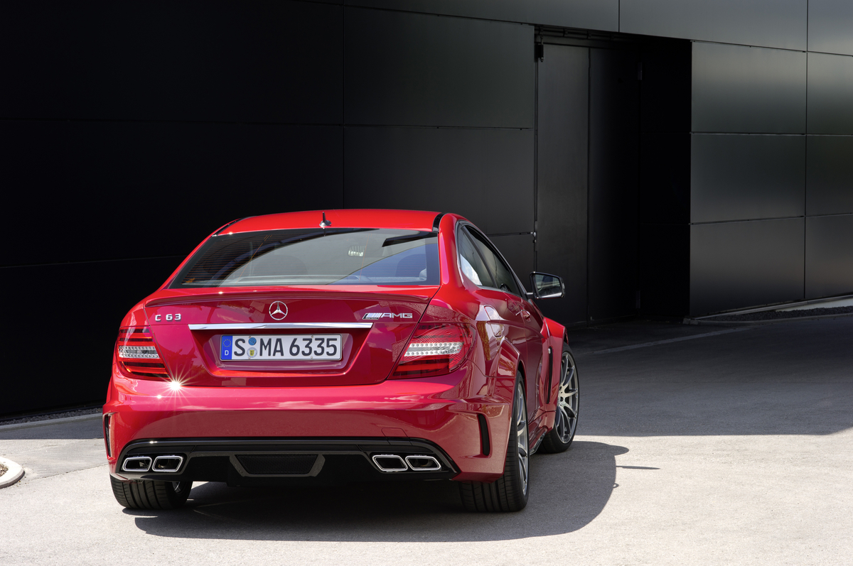 Mercedes Benz C63 Amg Red