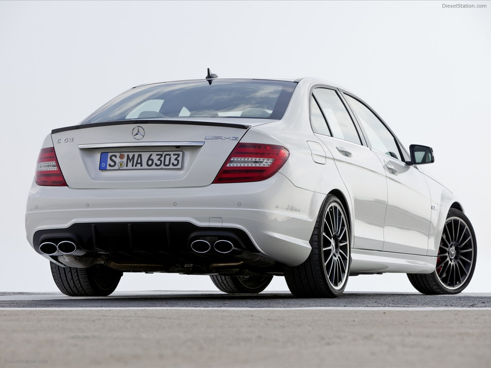 Mercedes Benz C63 Sedan