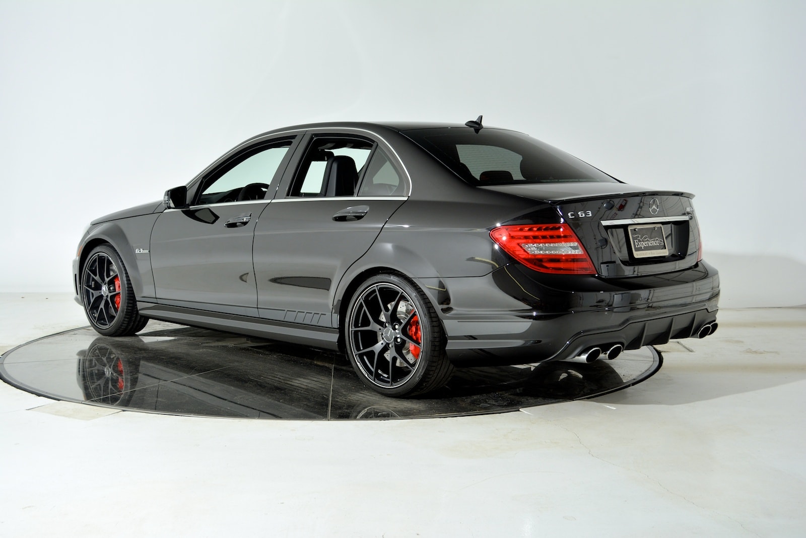 Mercedes Benz C63 Sedan