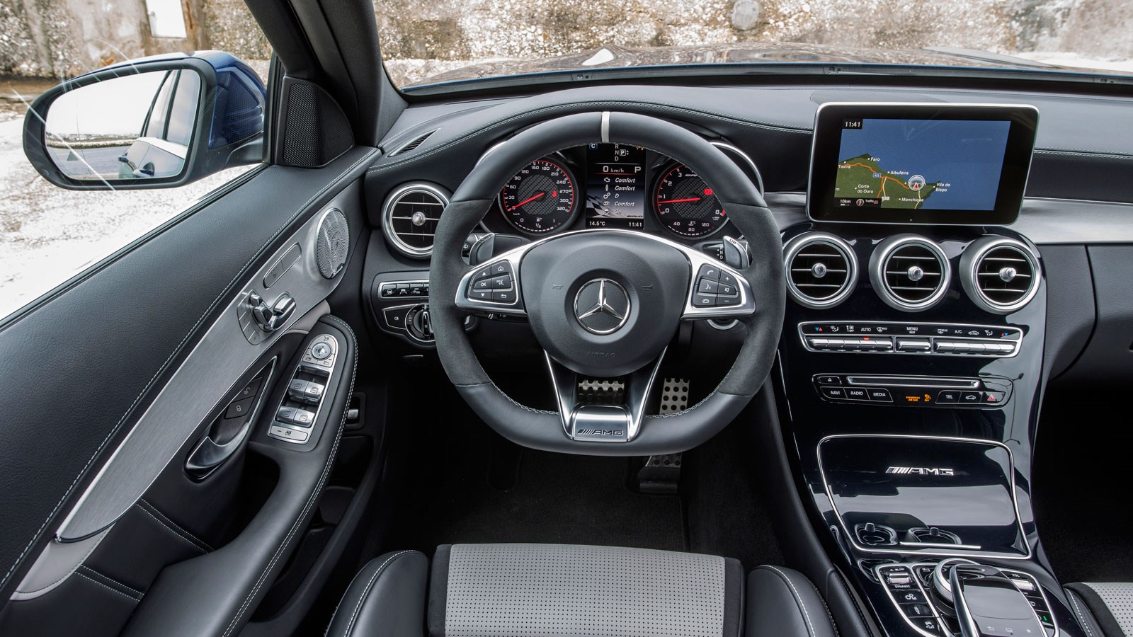 Mercedes Benz C63 V8