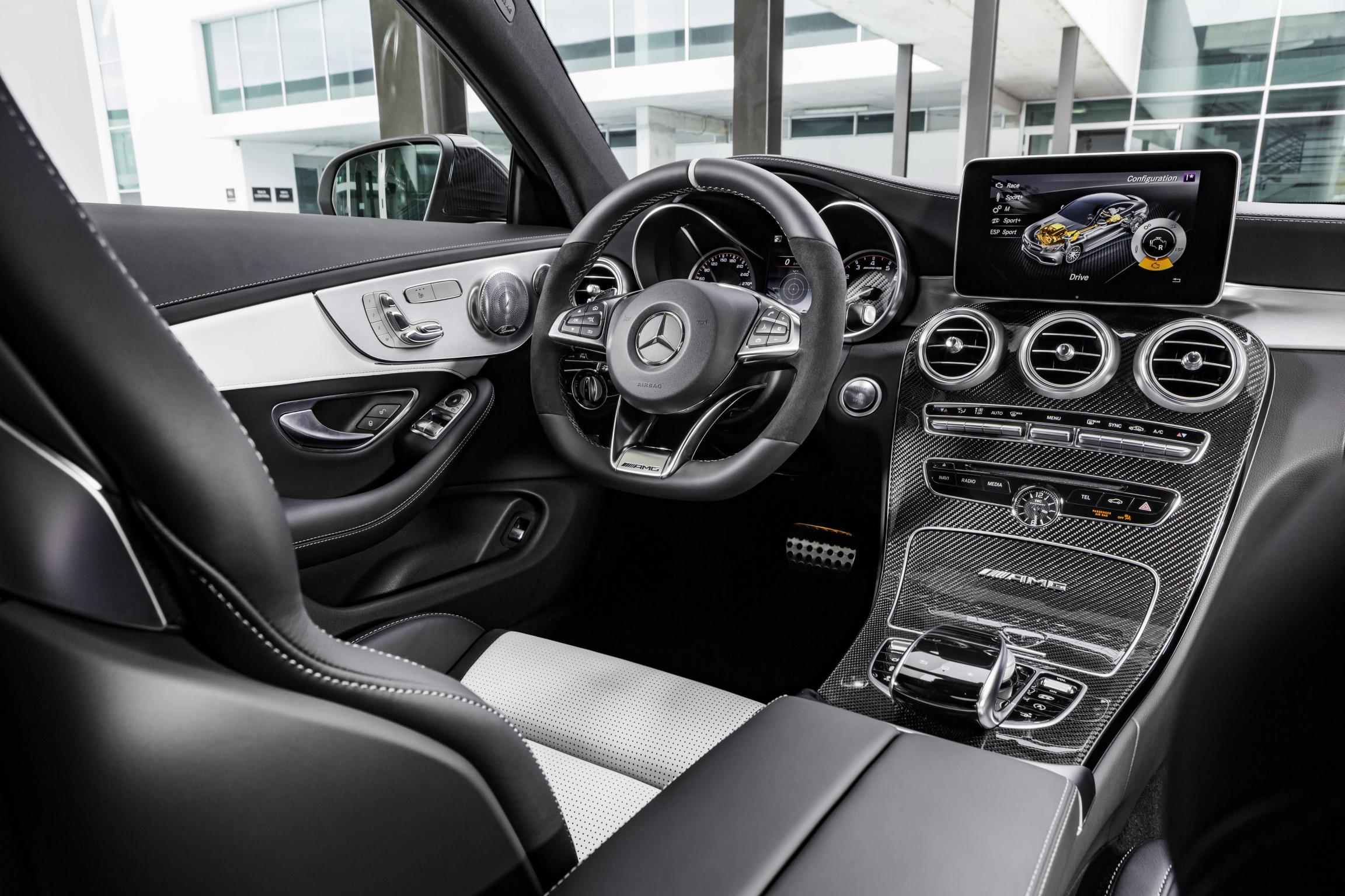 Mercedes Benz C63 V8