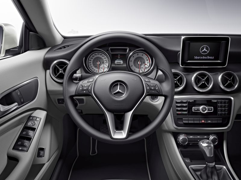 Mercedes Benz Cla 180 2015