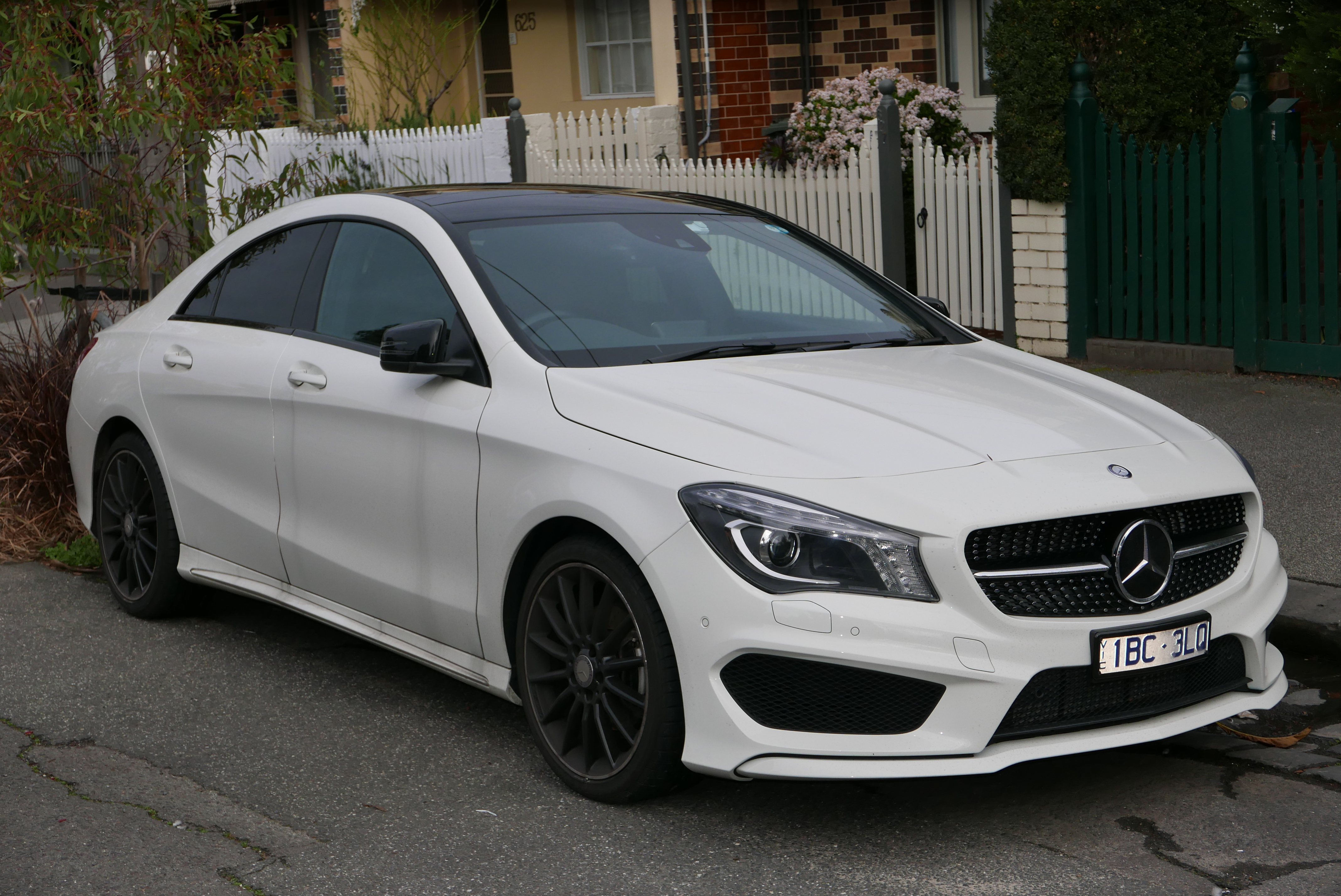 Mercedes Benz Cla 200 White