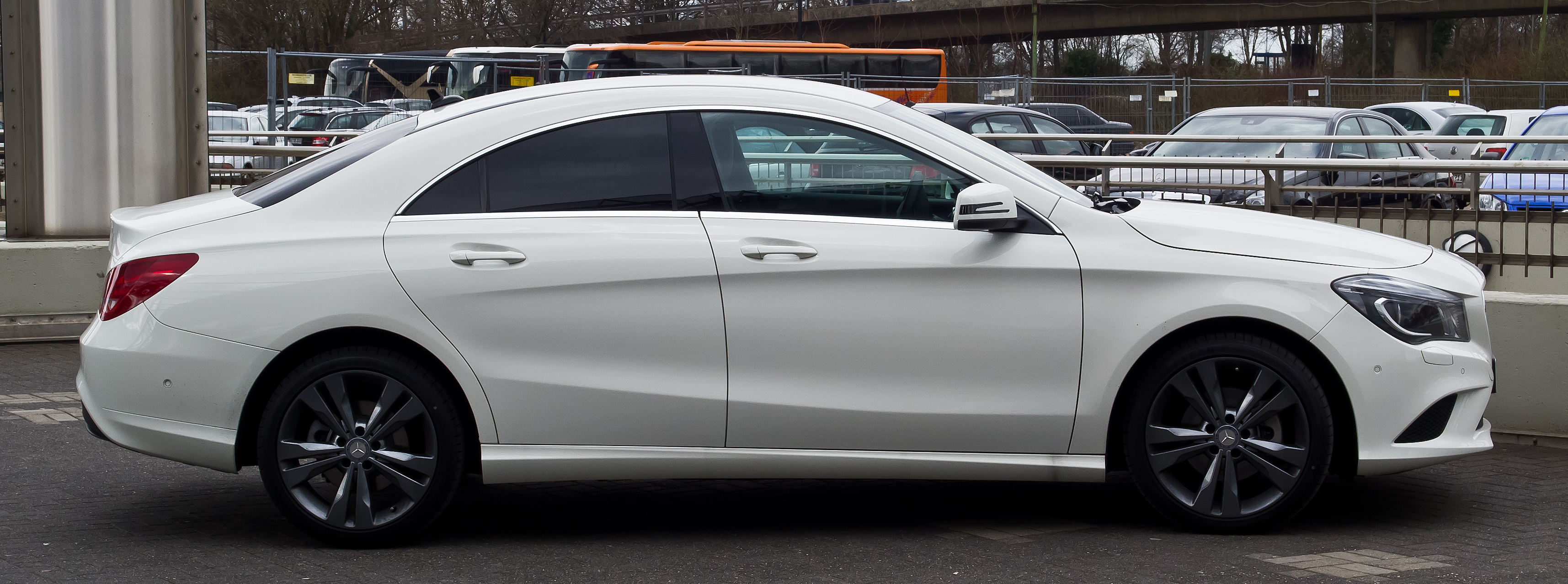 Mercedes Benz Cla 200 White