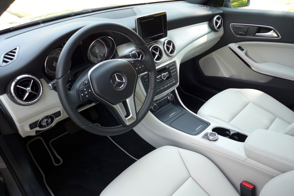 Mercedes Benz Cla 250 Grey