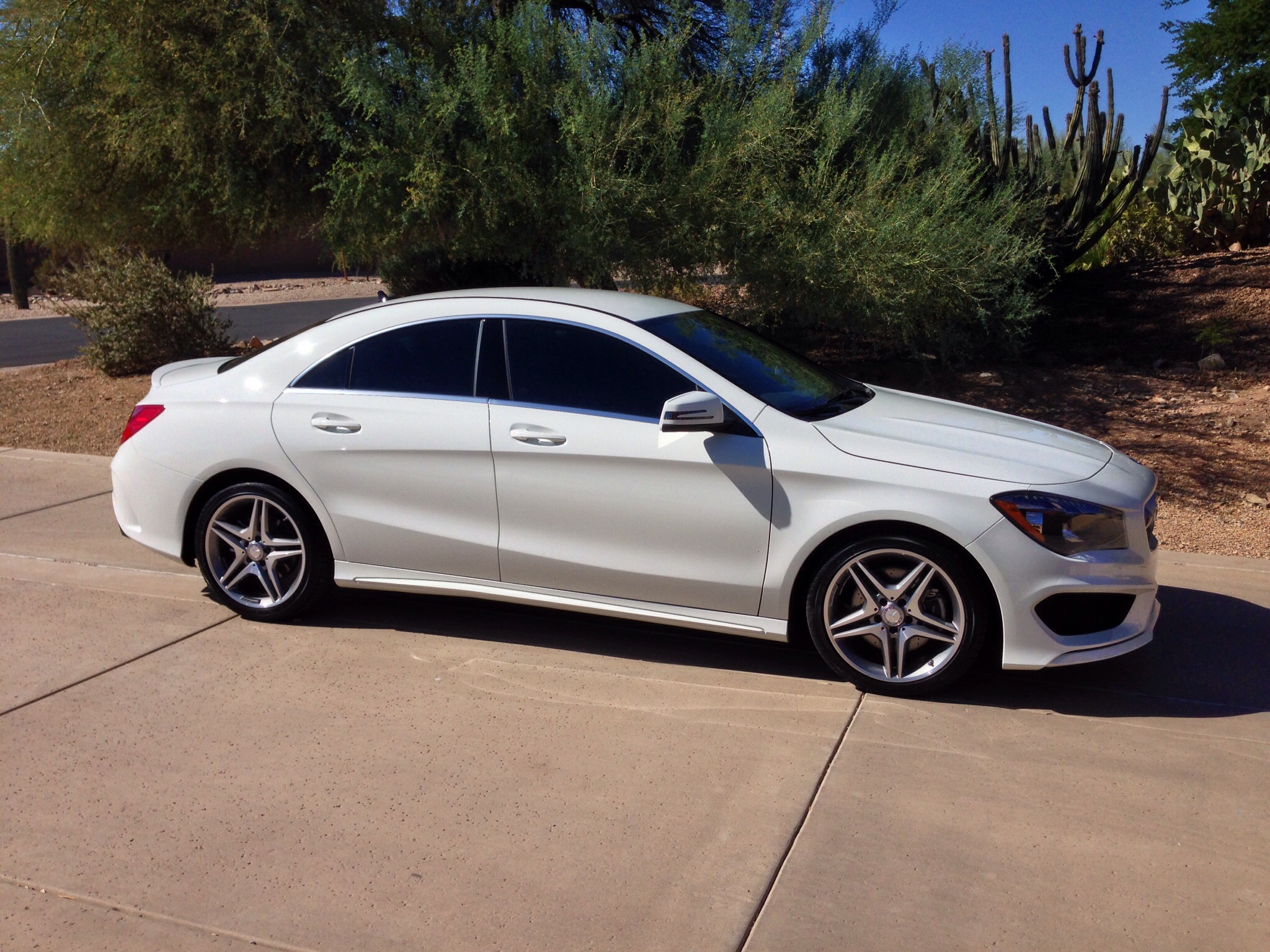 Mercedes Benz Cla 250 White