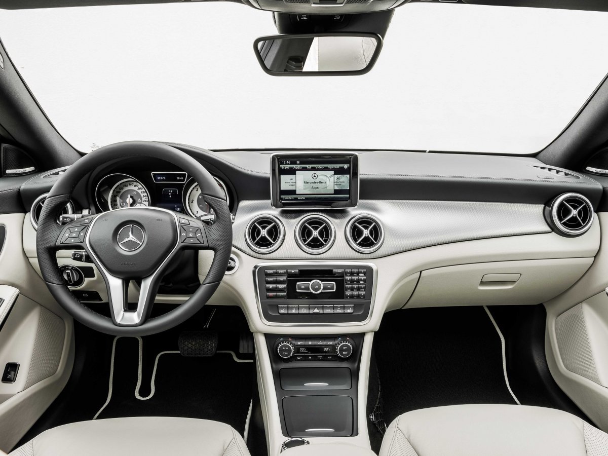 Mercedes Benz Cla 300