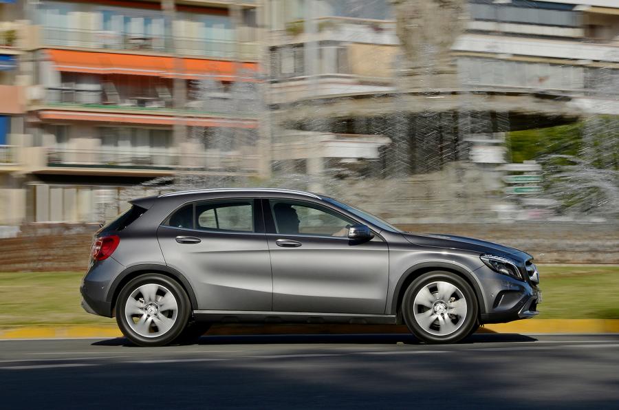 Mercedes Benz Gla 200 D Amg Line Manual