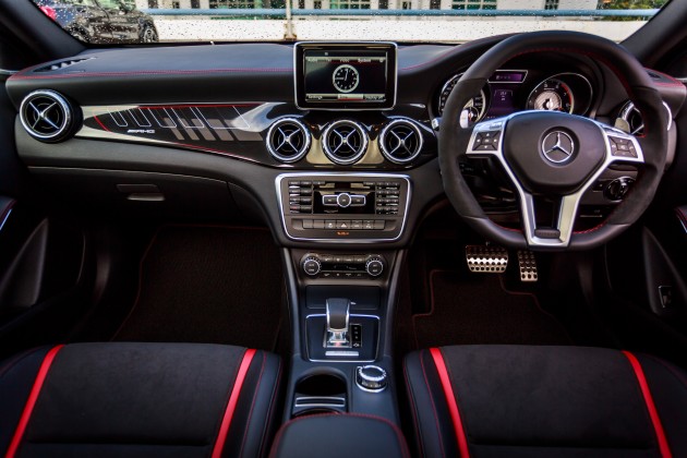Mercedes Benz Gla 200 Red
