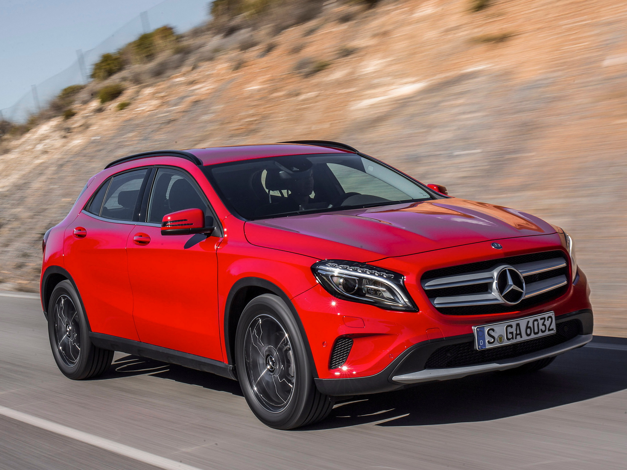 Mercedes Benz Gla 200 Red