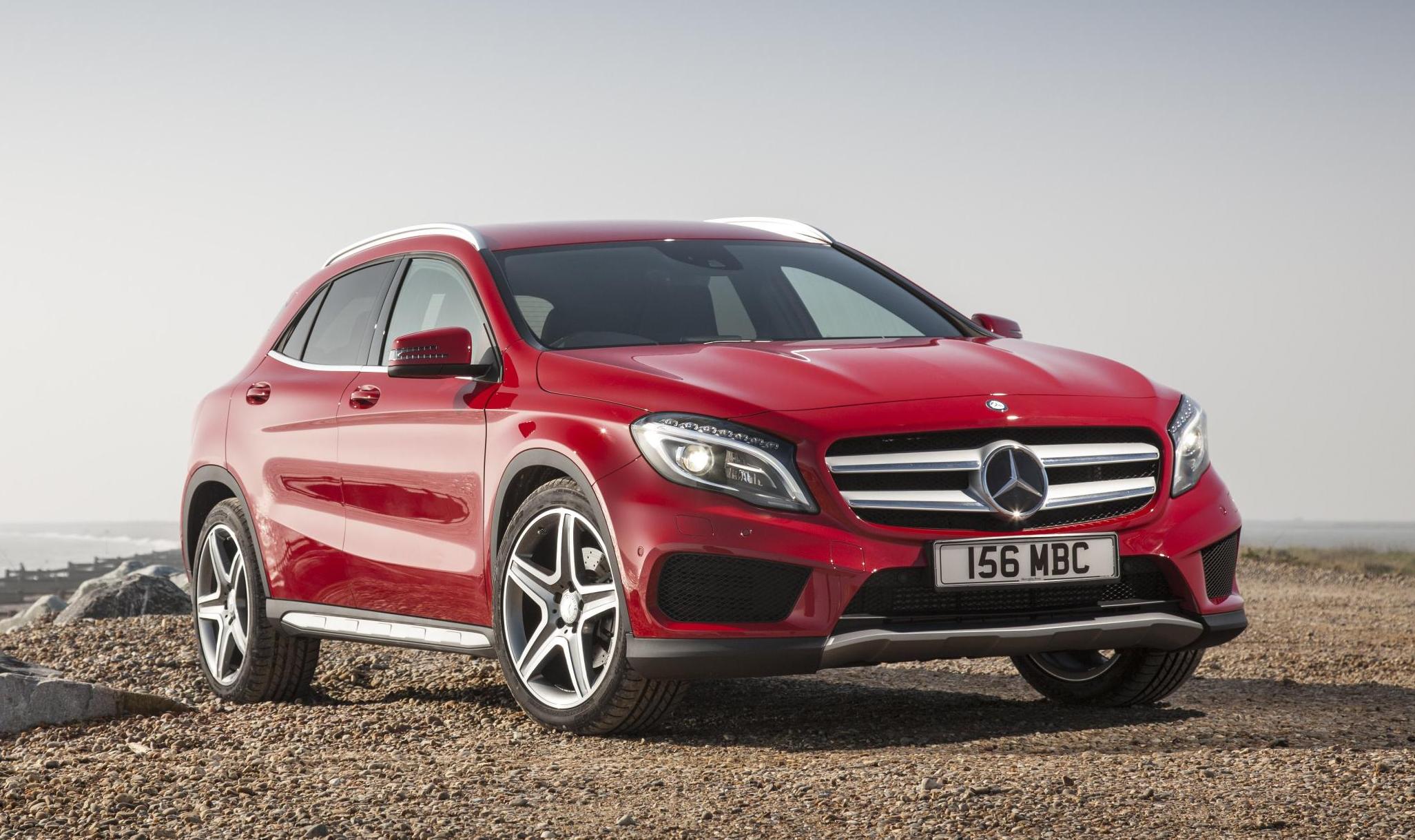 Mercedes Benz Gla 200 Red