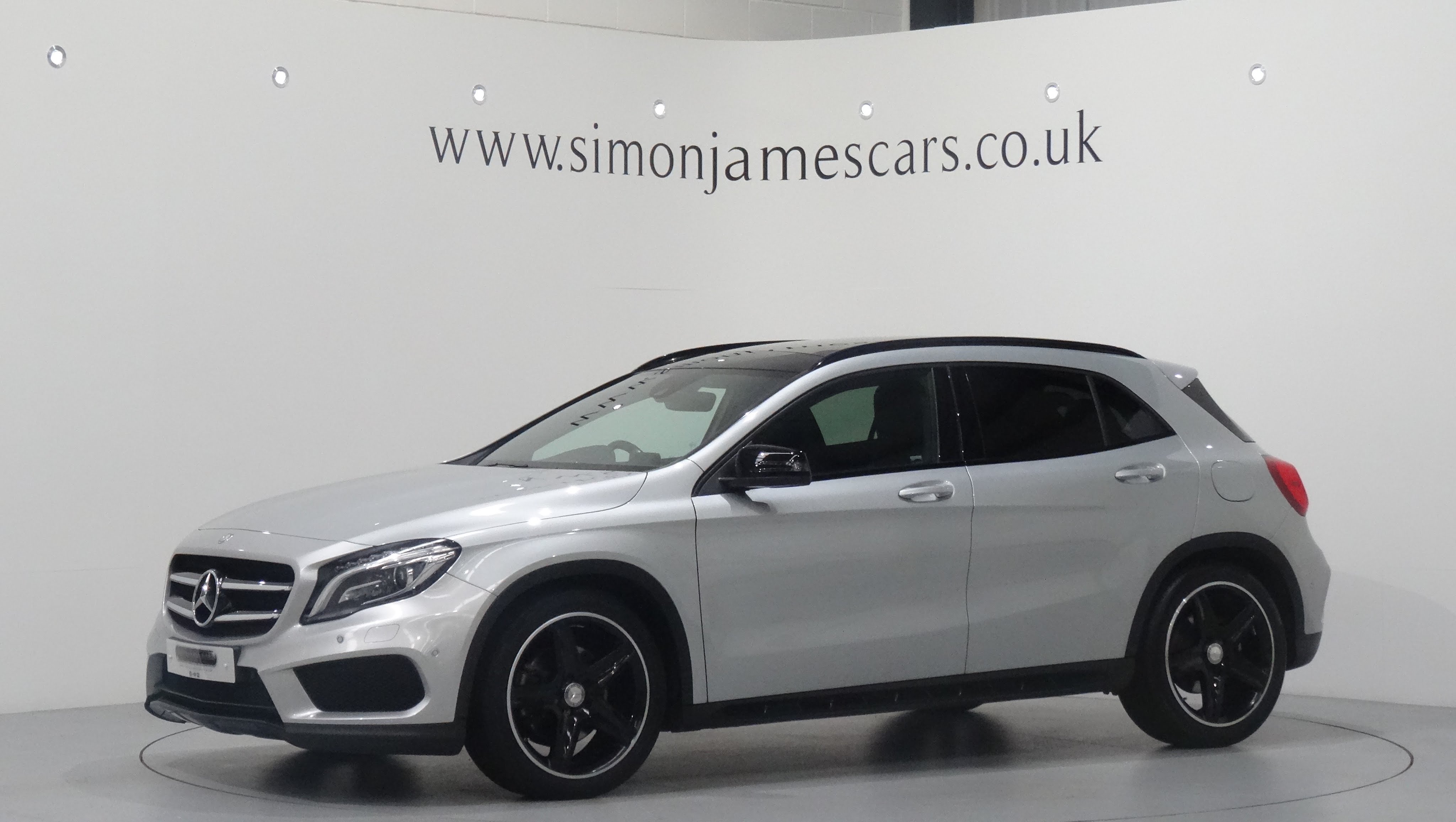 Mercedes Benz Gla Night Package