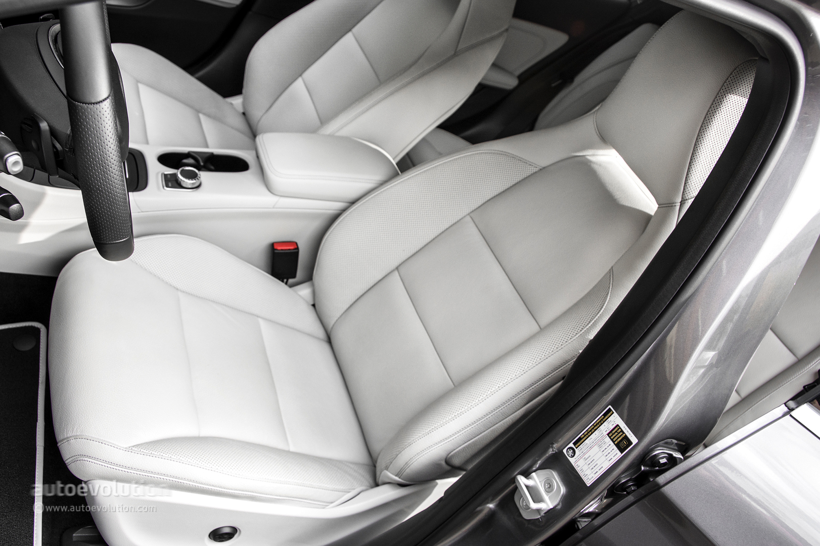 Mercedes Benz Gla250 White