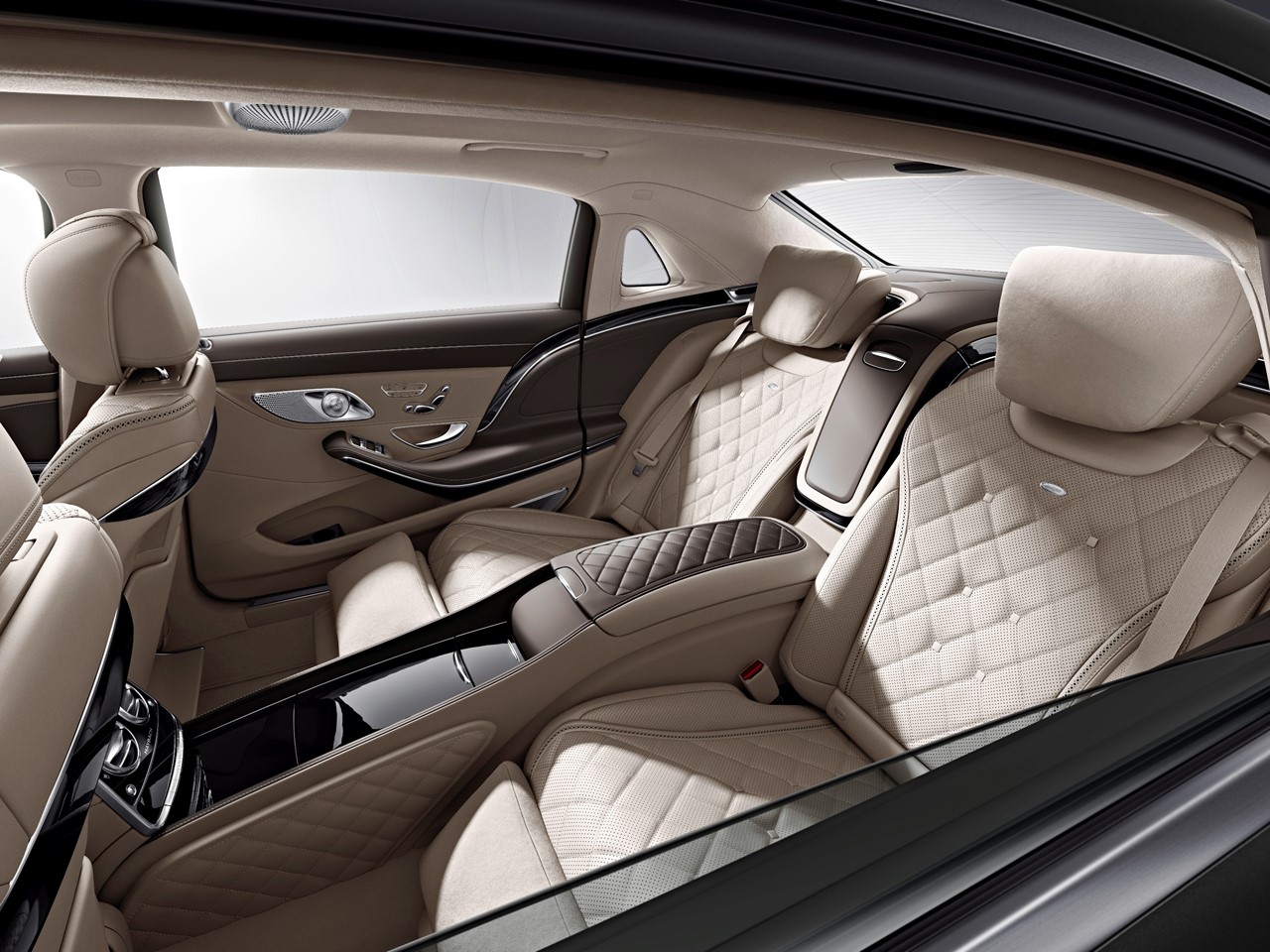 Mercedes Benz Maybach S550