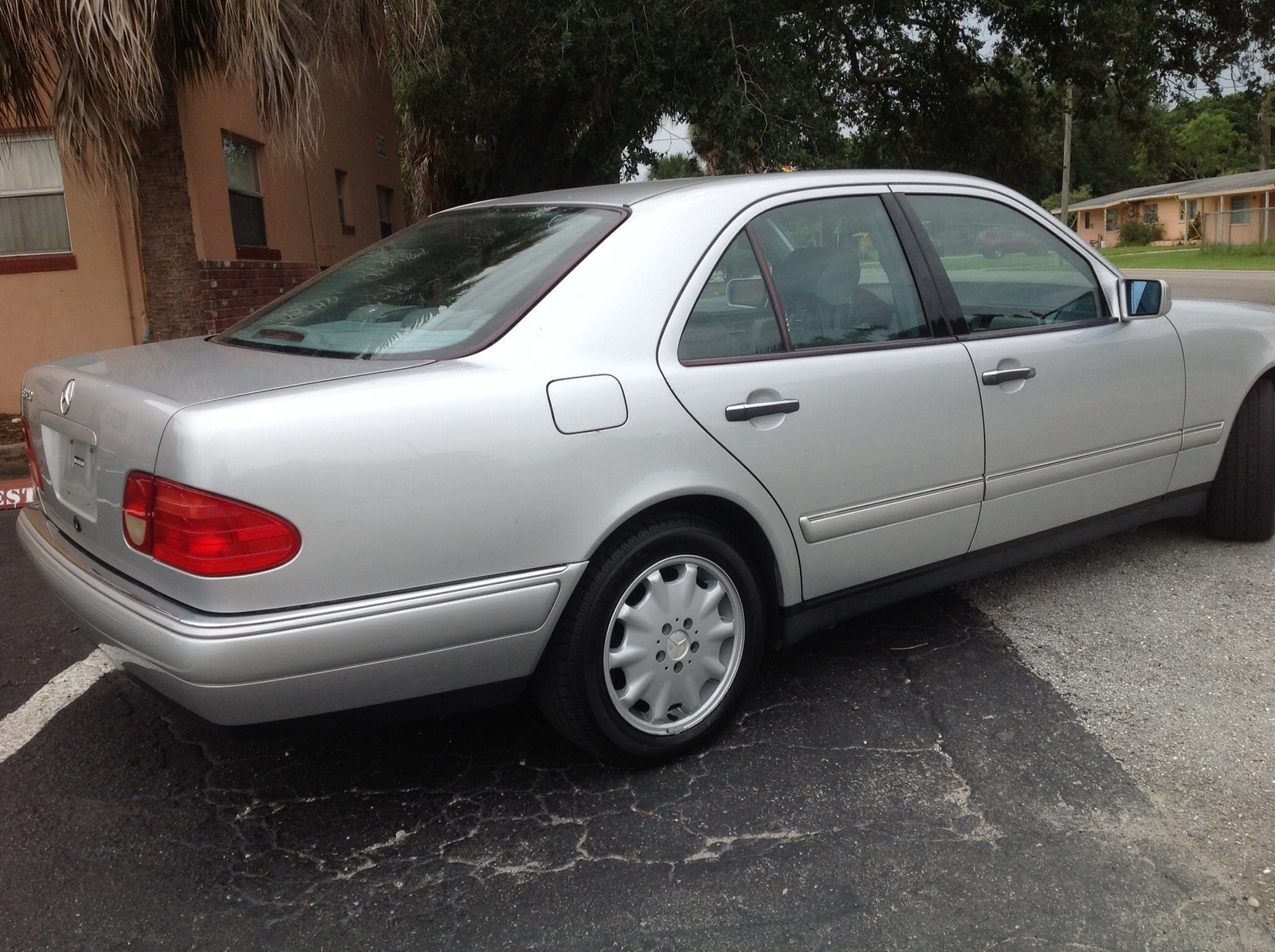 Mercedes Benz 1990