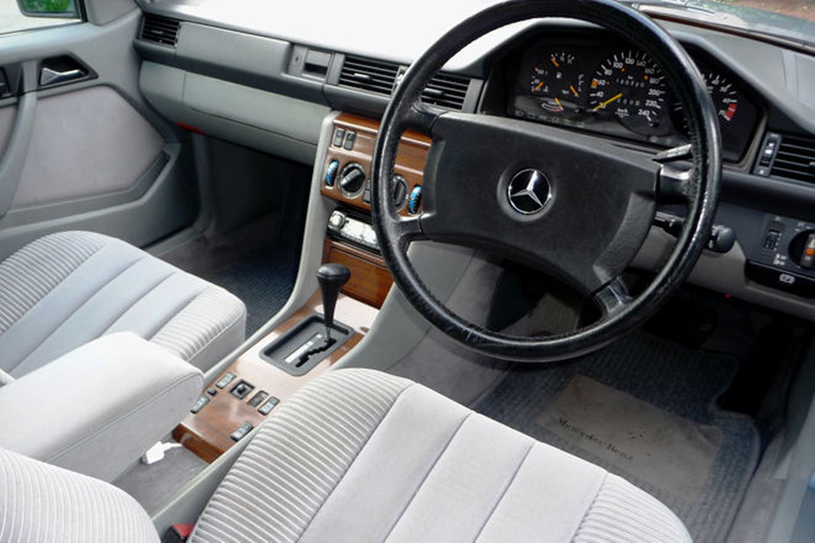 Mercedes Benz 300ce